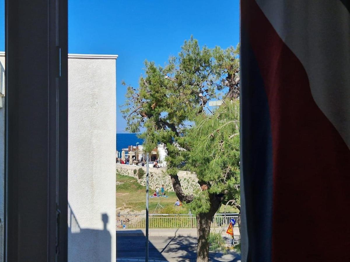 Апартаменты Domus Divina & Domus Elegans Fronte Mare Монополи Экстерьер фото